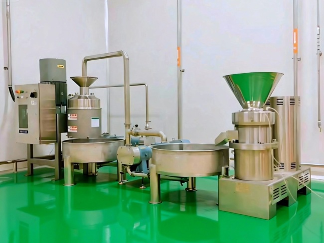 nut grinder in the factory nut grinder in the factory