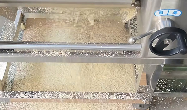 The Ultimate Guide to Select the Best Right Grinder for Nuts