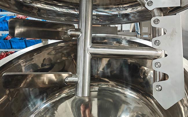 mixer with ptfe scrapper