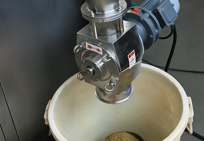 Integrating a Cold Air Machine with SLU-300 Grinder for High-Quality Cumin Powder