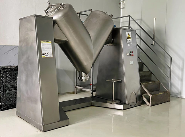 250L V-Type Mixer for Compound Protein Powder with a Mixing Chamber Free of Internal Agitators